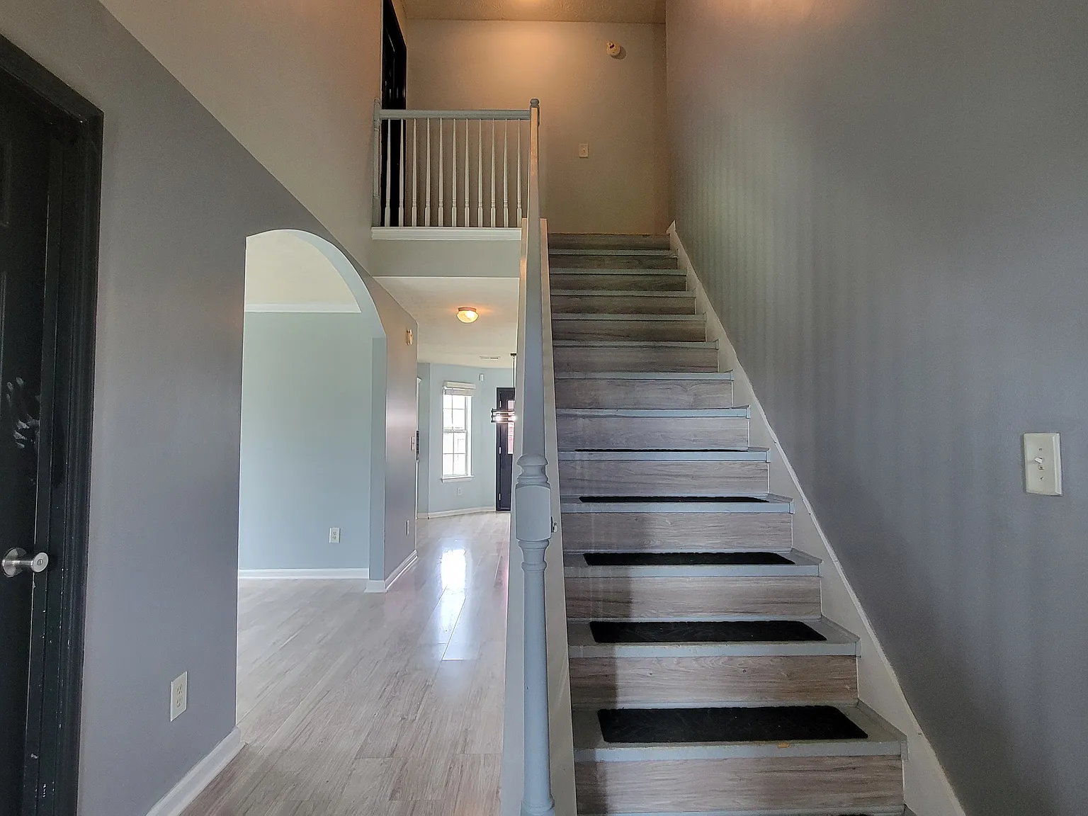 5 bed, 2.5 bath, 1900 sqft, $2,100 — Photo 4