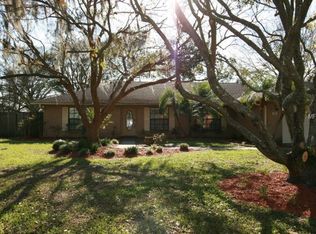 18640 San Rio Cir, Lutz, FL 33549