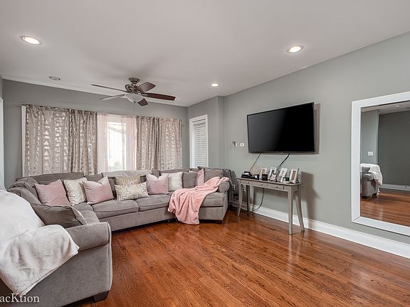 5th image of 2932 N Luna Ave