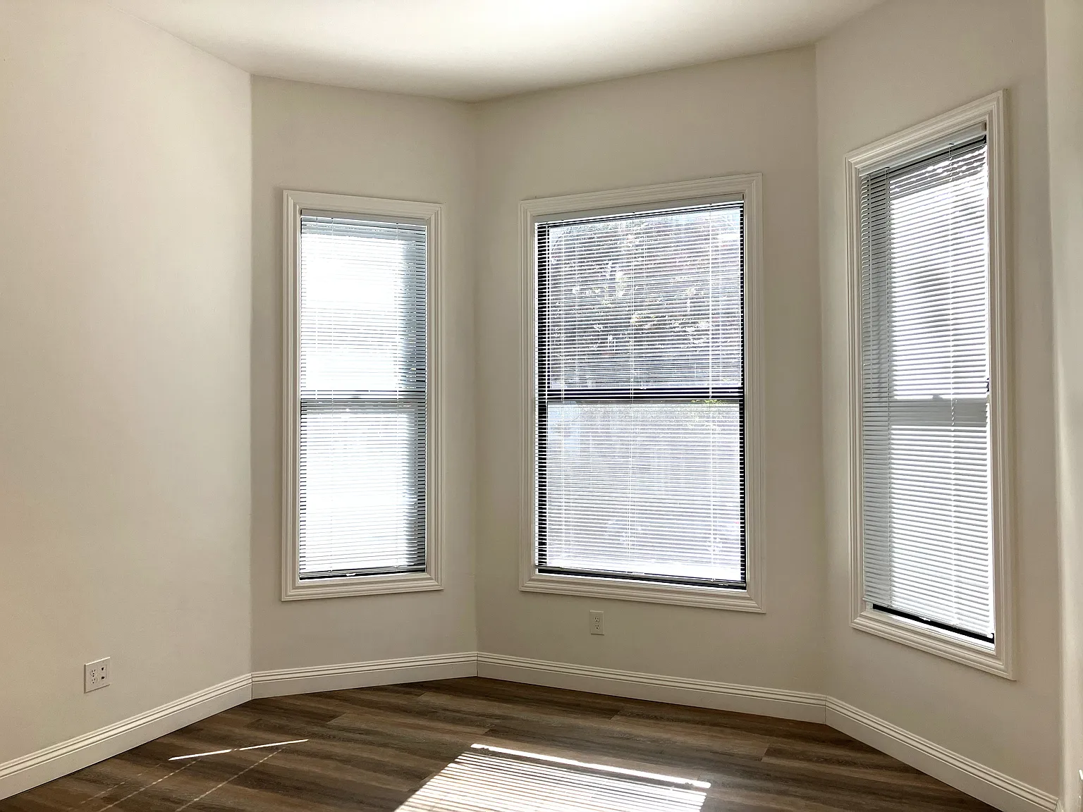 2 bed, 1200 sqft, $2,400 — Photo 4