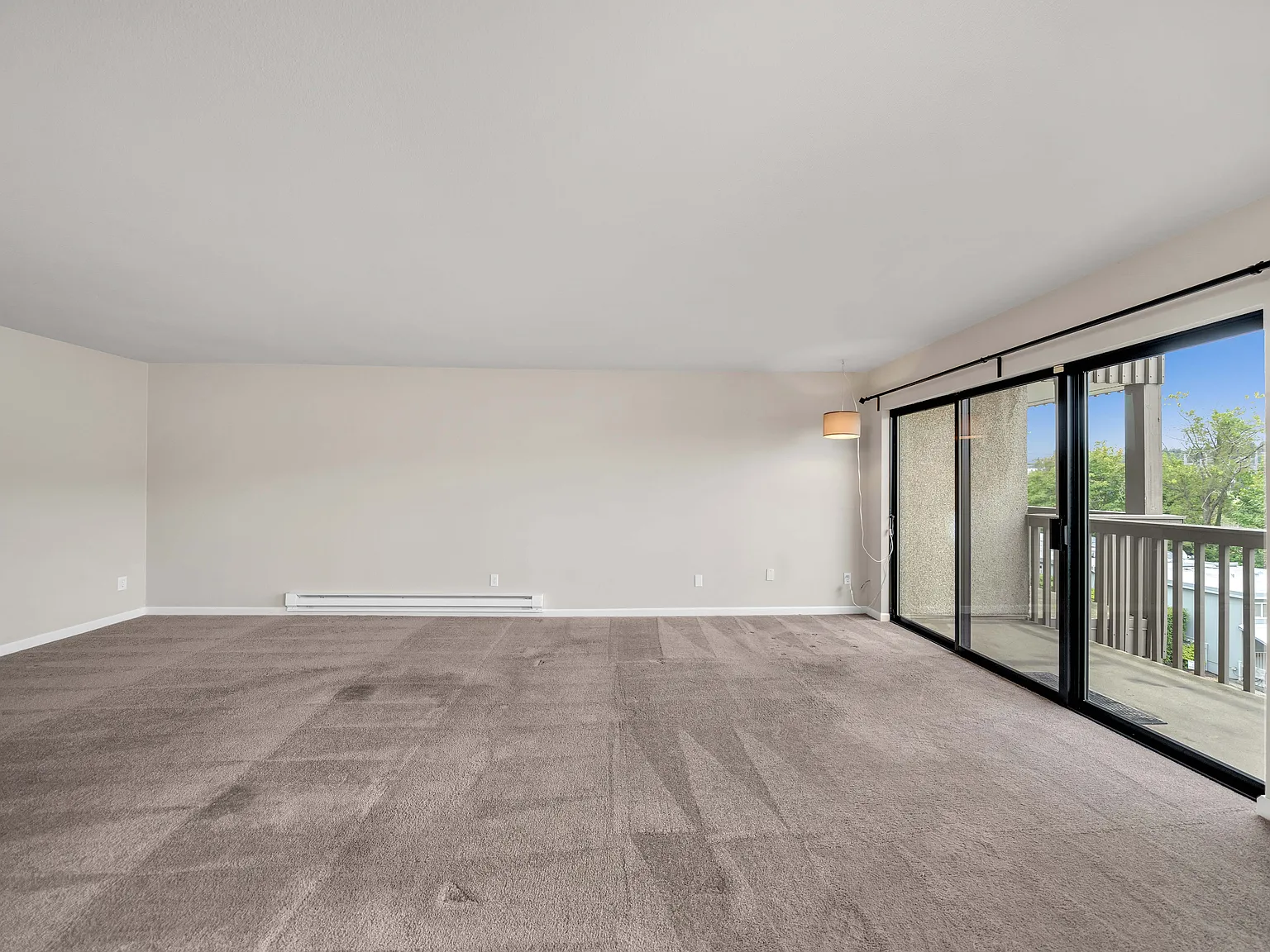 2 bed, 1010 sqft, $2,500 — Photo 2