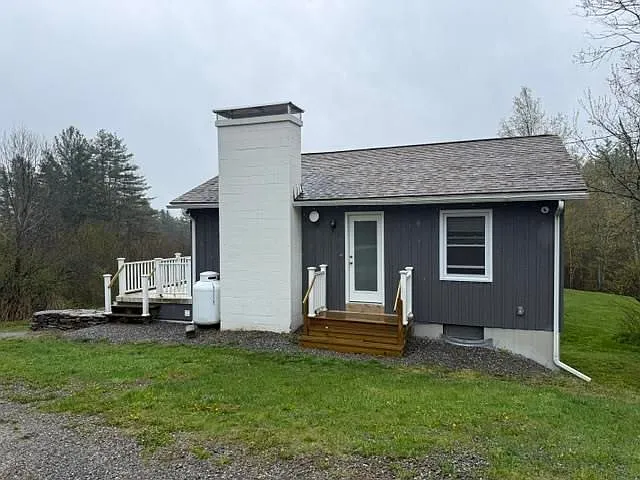 426 Landgrove Rd — Photo 16