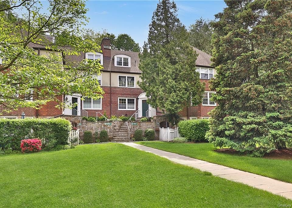 1st image of 11 Sentry Pl APT 2D