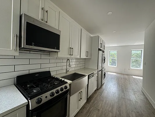 Rented by Pear NYC LLC | media 27
