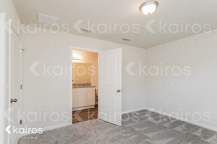 832 Whispering Creek Ave — Photo 9