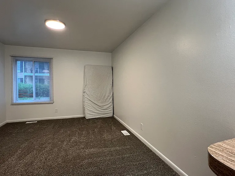 2174 E Hill Rd — Photo 7