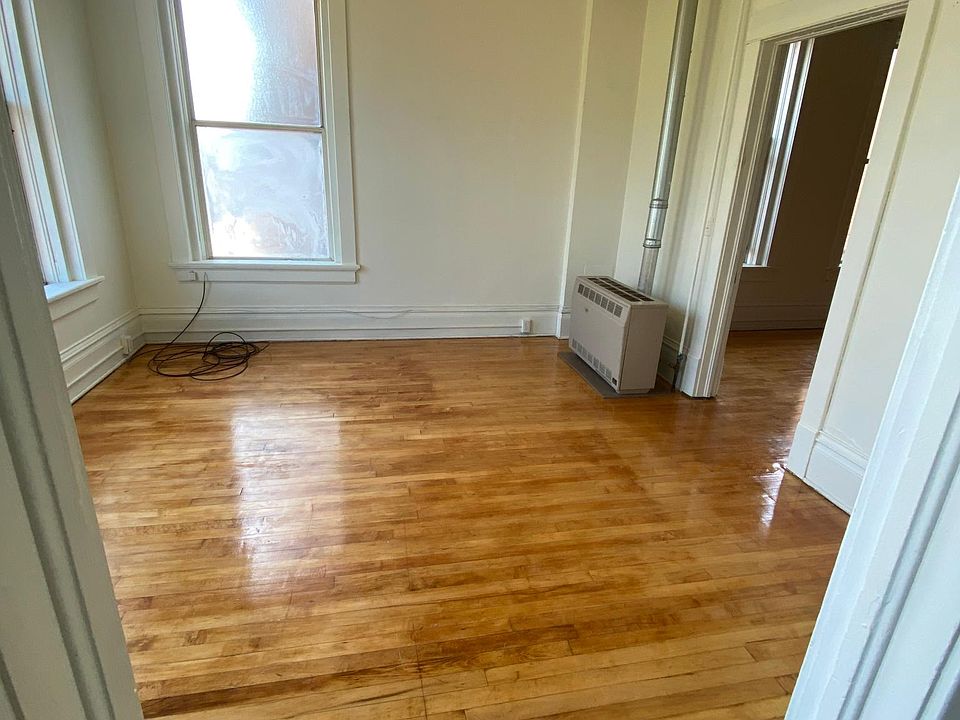 1st image of 319 W Main St APT 1