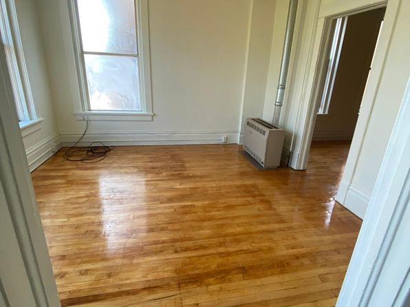 319 W Main St APT 1