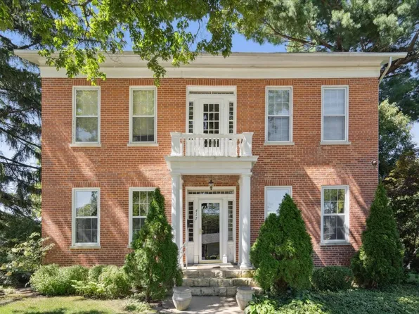 417 A Ave SE, Mount Vernon, IA 52314