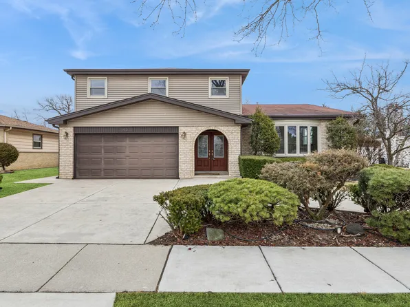 43 Inner Circle Dr, Des Plaines, IL 60016