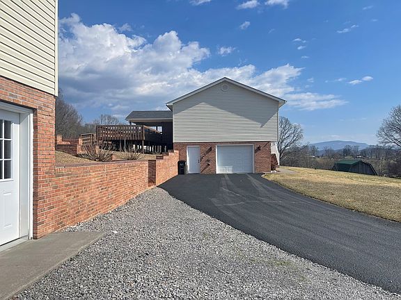 5th image of 496 Glade Hill Dr