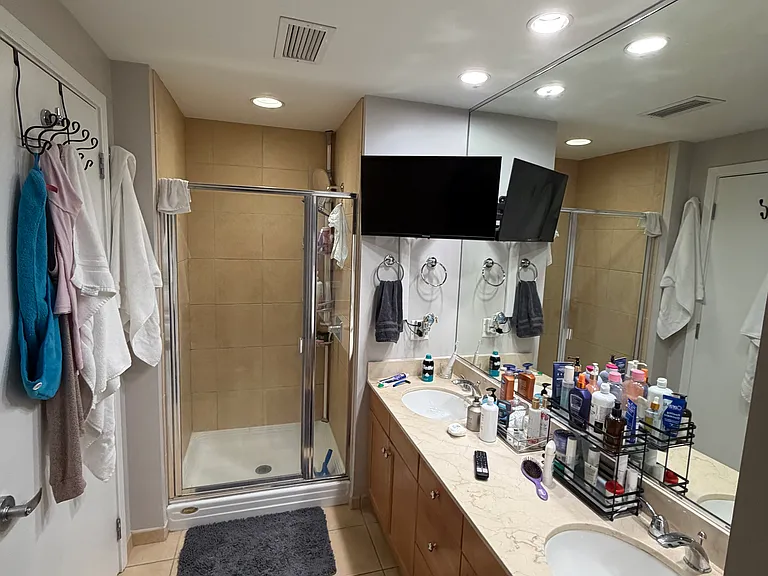 130 N Garland Ct #1906 — Photo 9