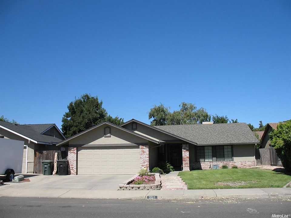 Well-loved and updated 3 bedroom, 2 bath home over 1600 square feet in the Sylvan School and Enochs High District.