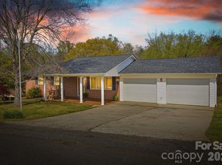 2174 Chester Ave, Morganton, NC 28655