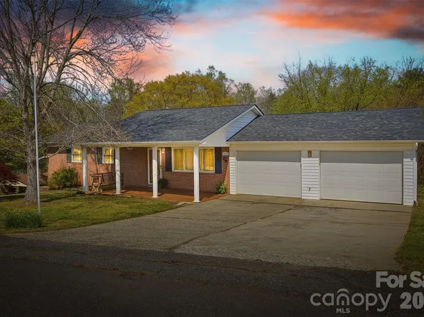 2174 Chester Ave, Morganton, NC 28655