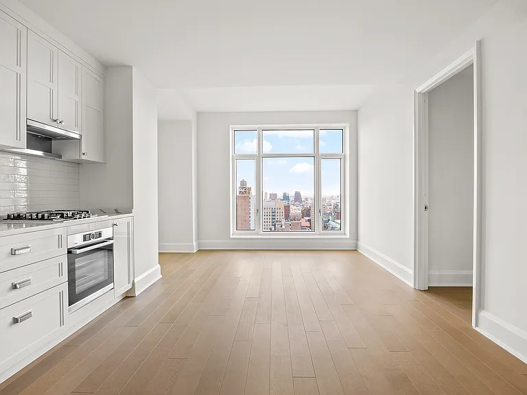 100 Claremont Ave #18D — Photo 3