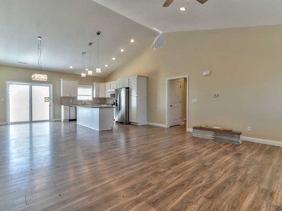 3rd image of 1710 E Vernon Dr