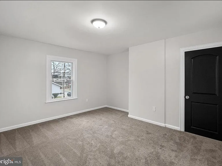 617 Montgomery St — Photo 21