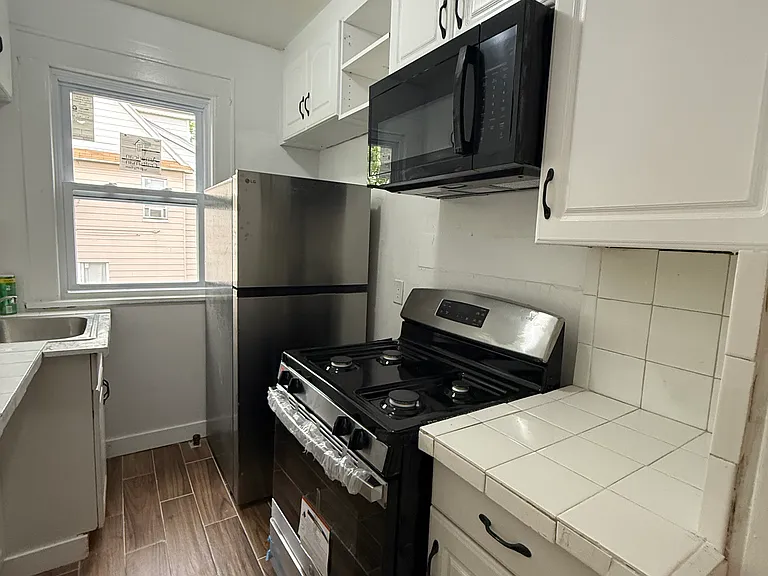 255 W Englewood Ave #2 — Photo 17
