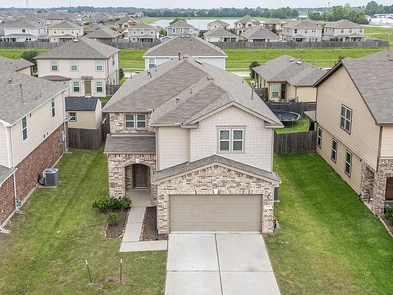 2518 Boxwood Park Ln — Photo 1