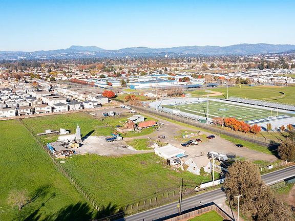 4th image of 671 Bellevue Avenue