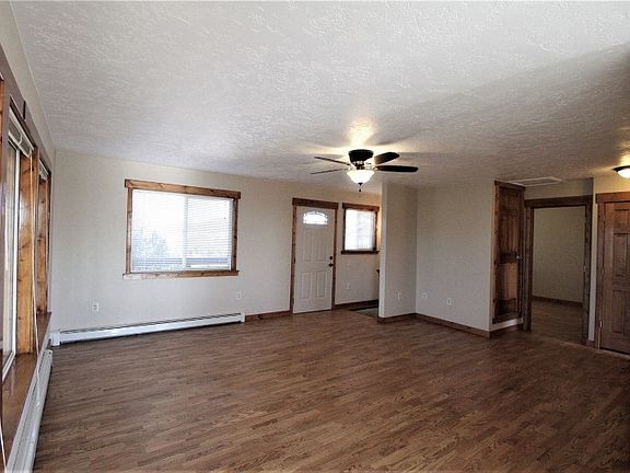 5th image of 15970 Holloway Ln