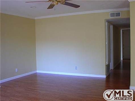 3rd image of 568 Tam O Shanter Dr