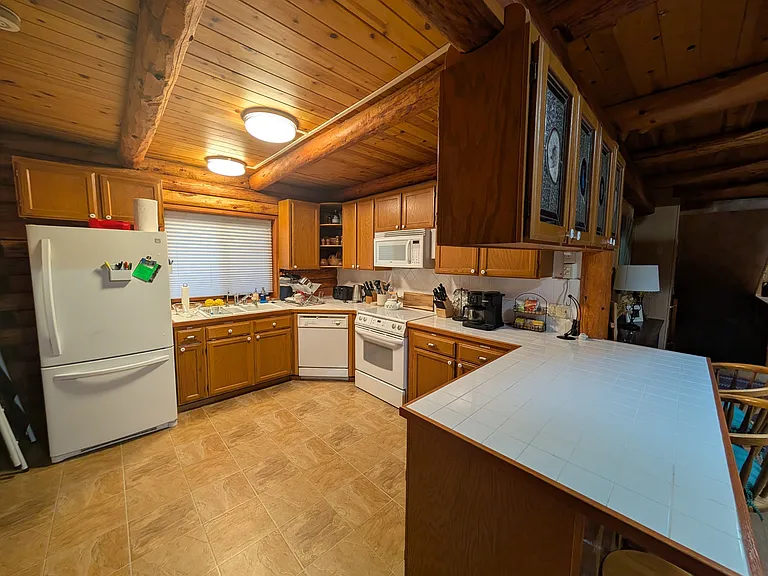 7312 E Evans Creek Rd — Photo 6