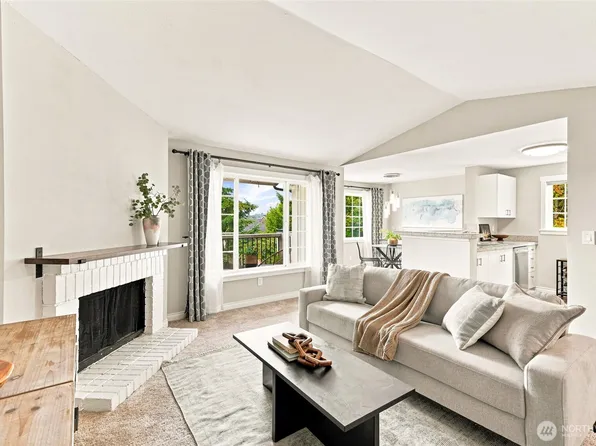 12404 E Gibson Road #L306, Everett, WA 98204