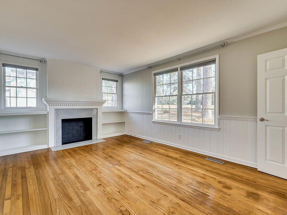 35th image of 134 Lake Bluff Drive