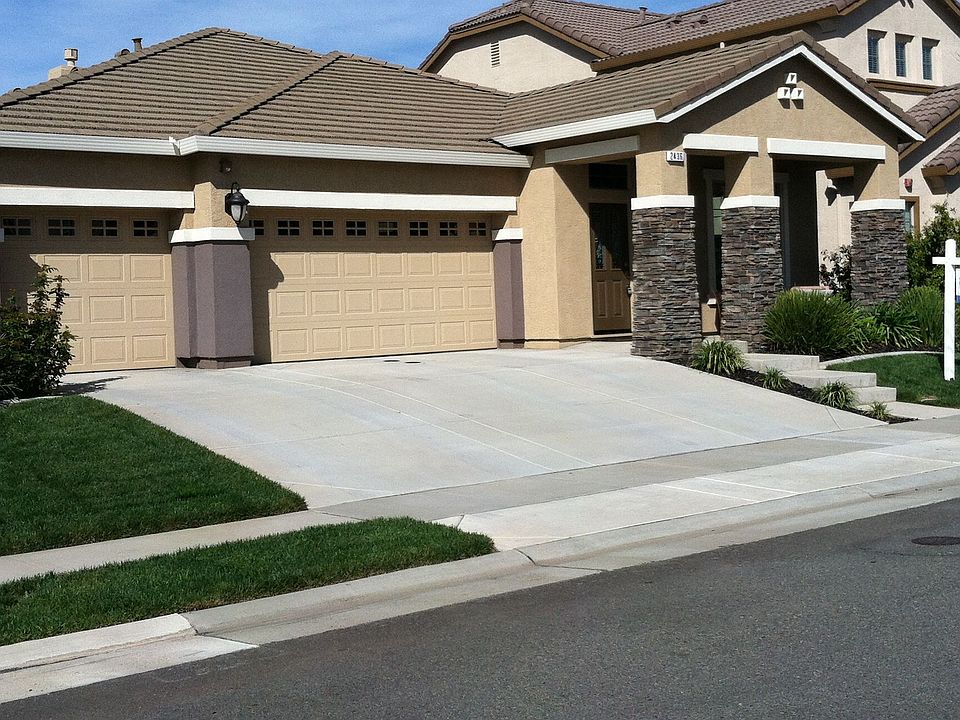 1st image of 2436 Lincoln Airpark Dr
