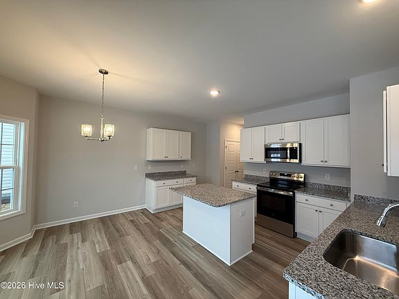 4th image of 32 W Emily Gardens Drive