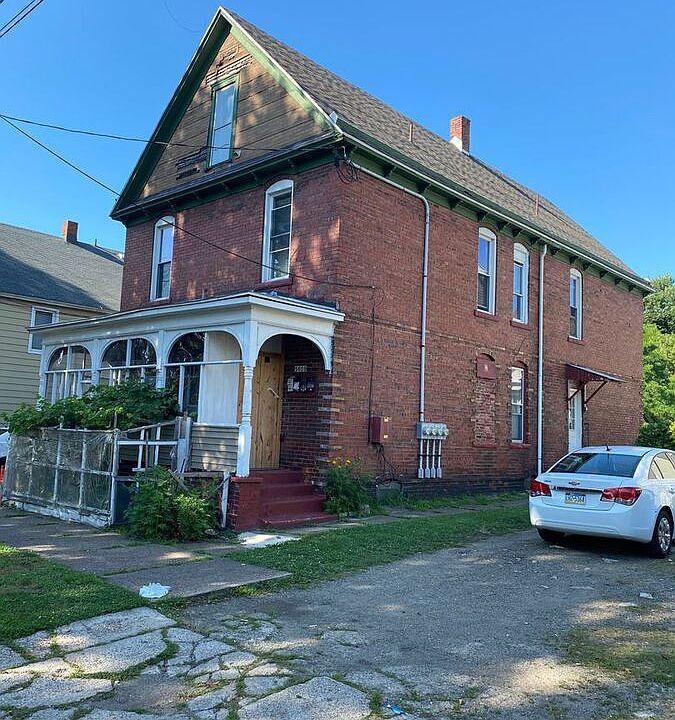 1st image of 1619 Plum St APT 3