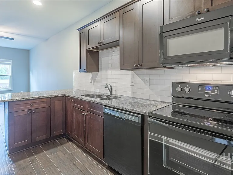 1280 Binghampton Cir — Photo 8