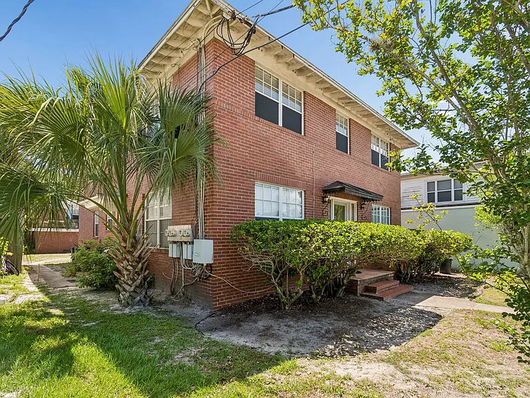 1731 Flagler Ave — Photo 55