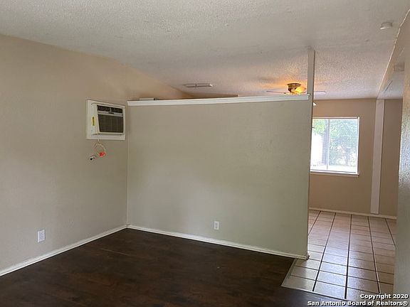 3rd image of 535 Sterling St
