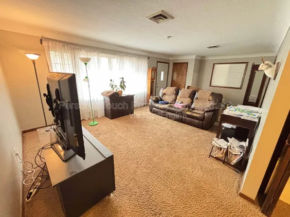 1416 13th St S, Moorhead, MN 56560