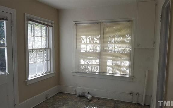 3rd image of 302 E Rose St