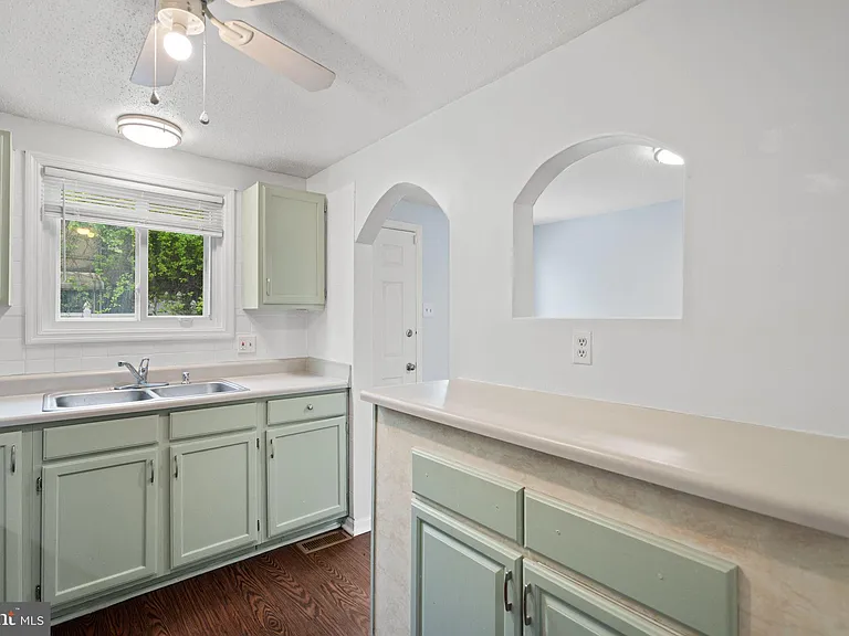 1326 N Stockton St — Photo 12