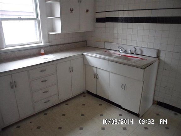 2nd image of 4022 Tod Ave