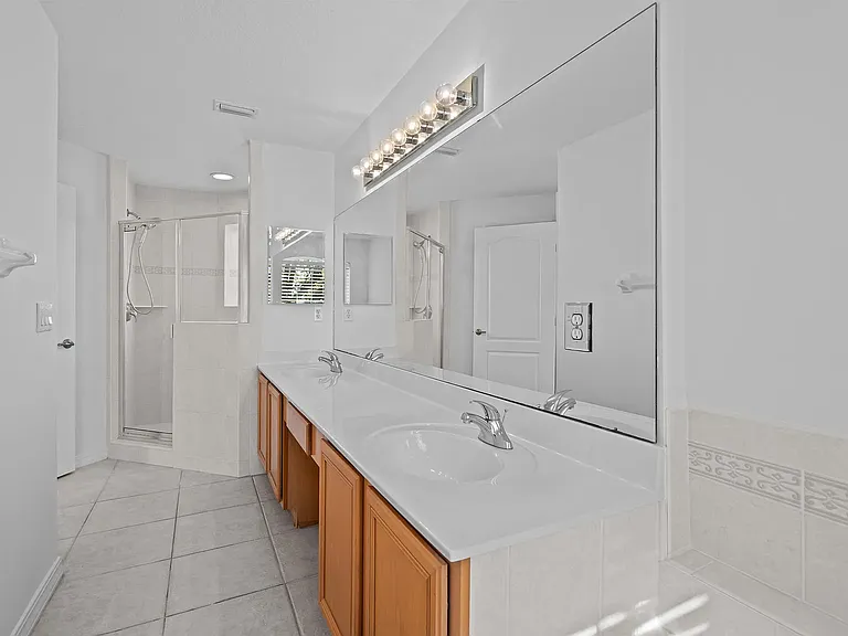 1005 Makarios Dr — Photo 6
