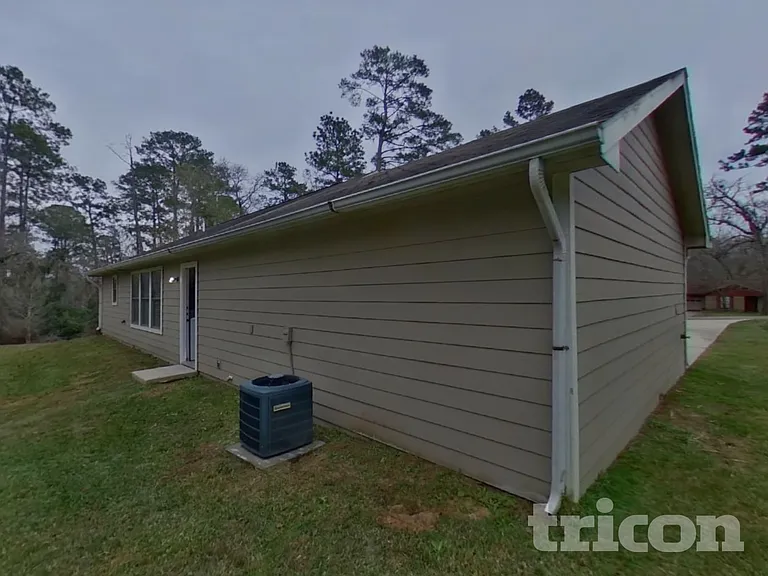 10951 Royal Forest Dr — Photo 16