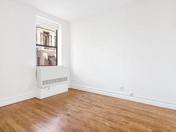 3rd image of 154 W 70th St APT 6M