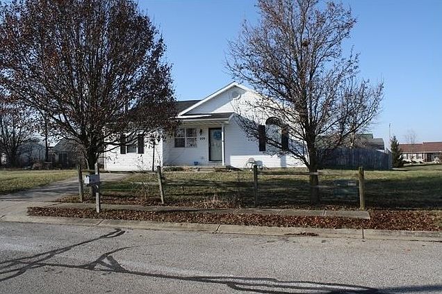 1st image of 209 Fence Row Ln