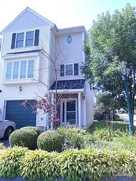 37 Groveland front& side