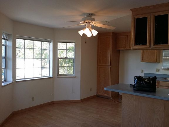 Dinette - bright and airy