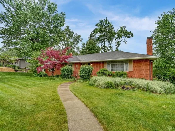 160 Marchester Dr, Dayton, OH 45429