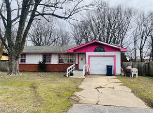 229 S Skilern St, Siloam Springs, AR 72761