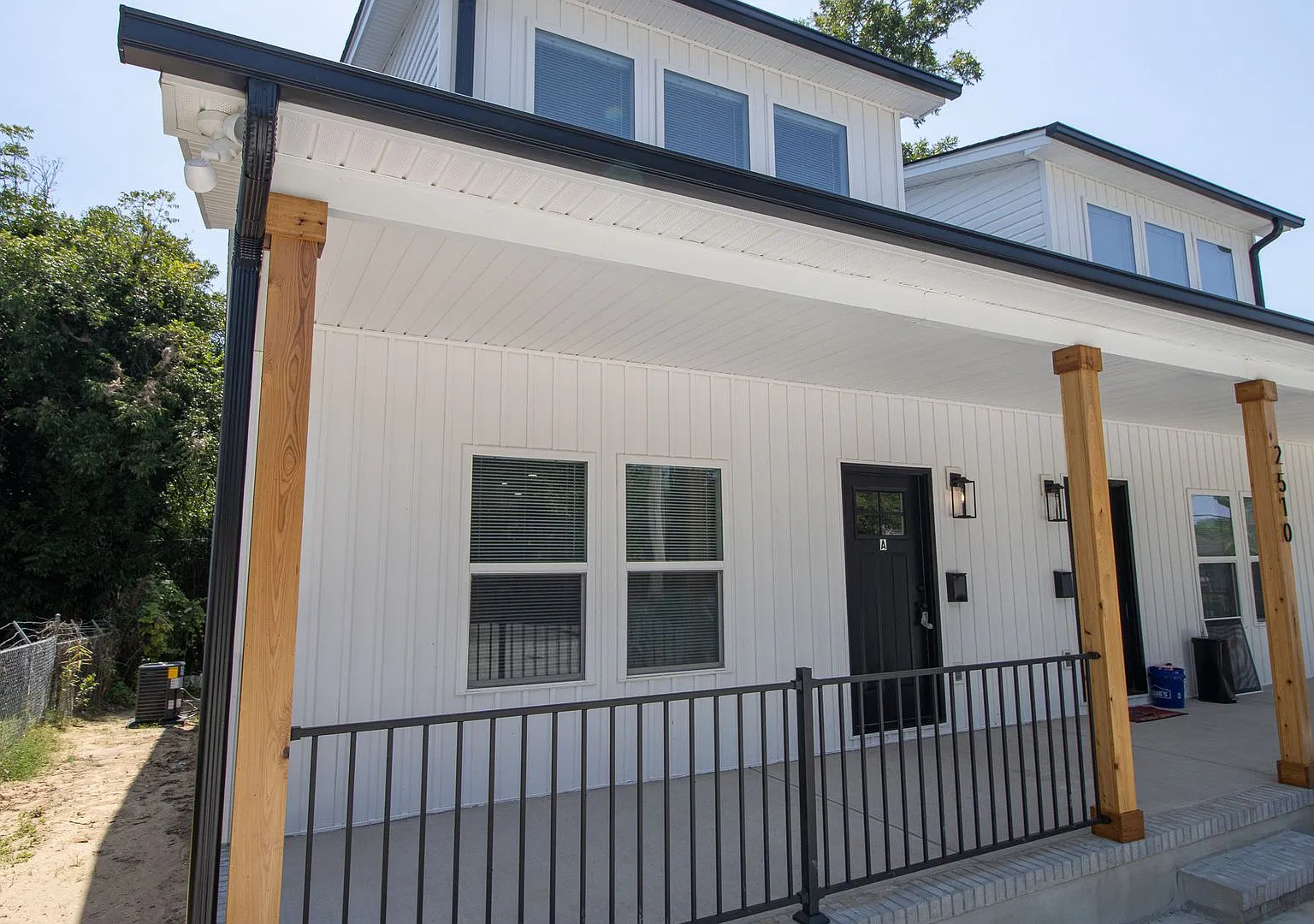 Now Preleasing For The 20272028 School Year! $3,000/Month | 4 Bedrooms | 4.5 Bathrooms — Photo 4