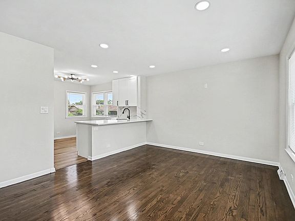 4th image of 811 E End Ave